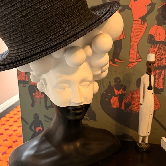 Esenshel Big Bowler Hat in Black Hemp - Picture 2 of 13